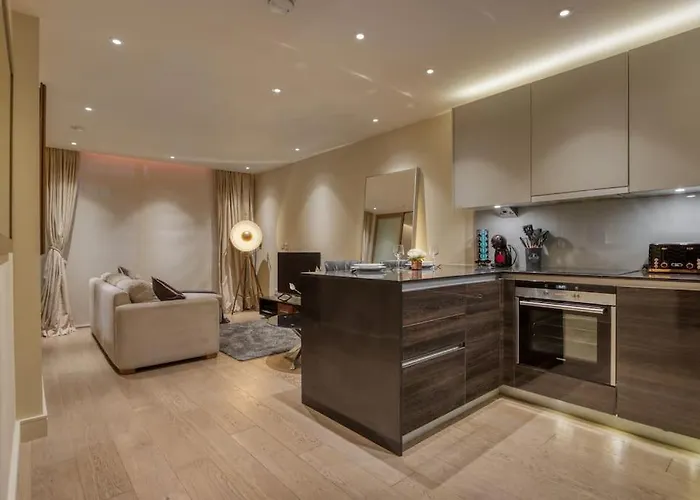 Luxe Riverside Manhattan Studio